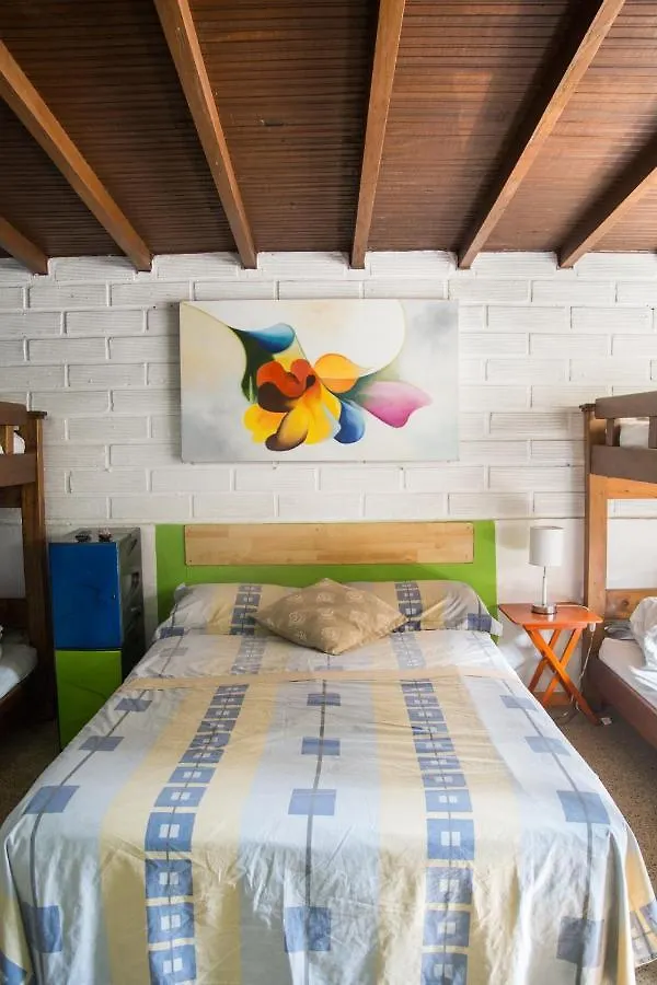 Spring City Hostel Medellín 0*,  Colombia