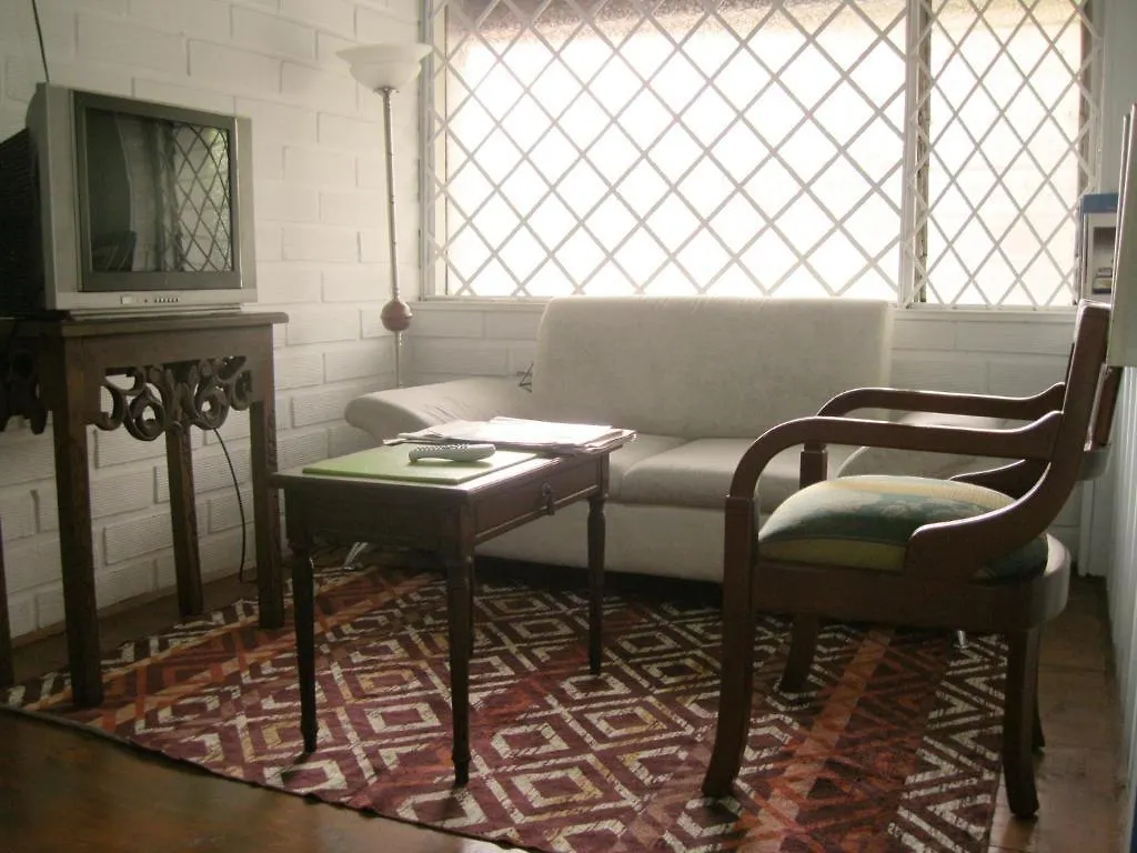 Spring City Hostel 메딜린
