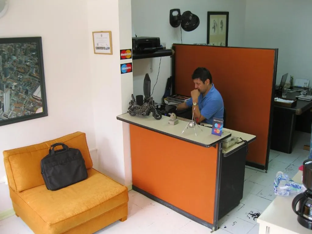 Spring City Hostel 메딜린