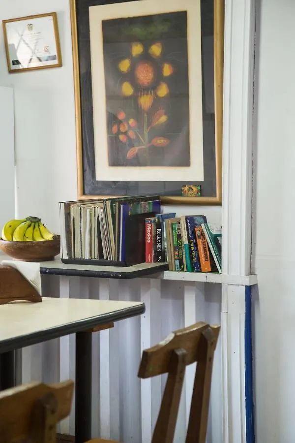 Spring City Hostel 메딜린 0*,