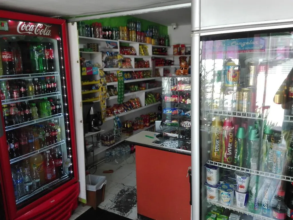 Spring City Hostel Медельин